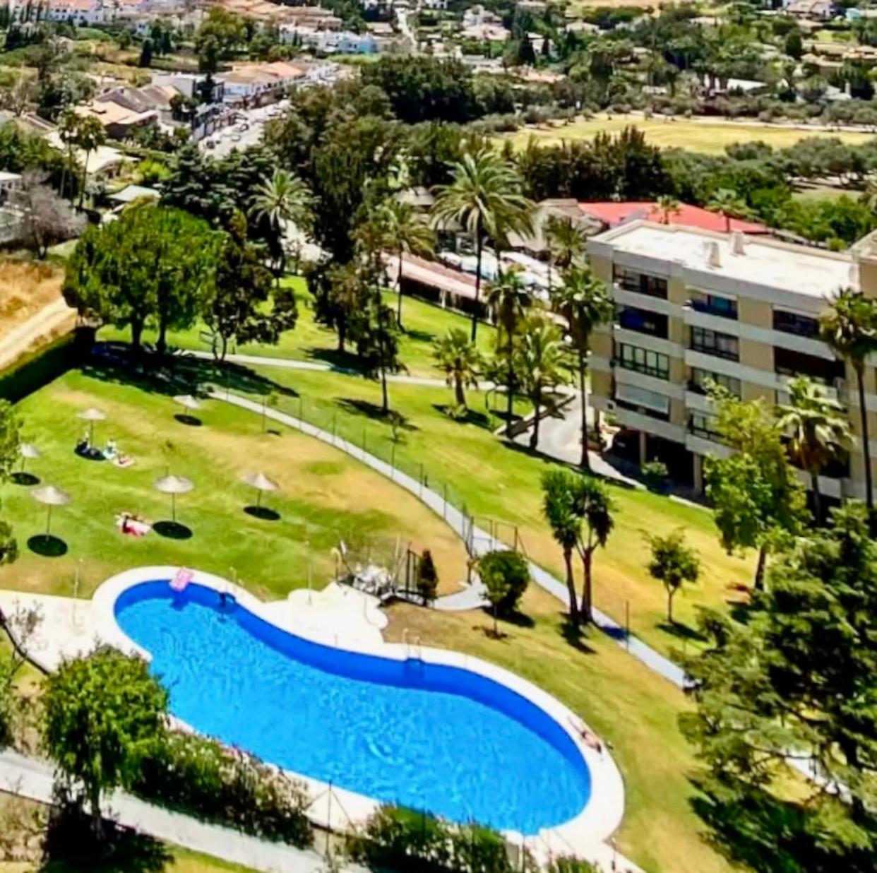 Luxury Golden Sunset Aloha Puerto Banus Appartamento Marbella